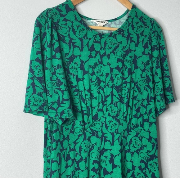 Boden Midi Dress Jersey Knit Flippy Hem Short Sleeve Navy Green Floral Size 12 - Picture 6 of 16
